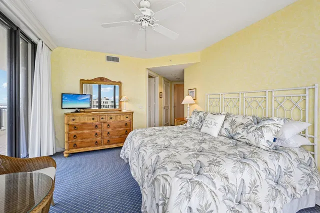Unit 1105 photo 34