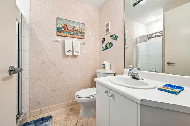 Unit 1105 photo 44