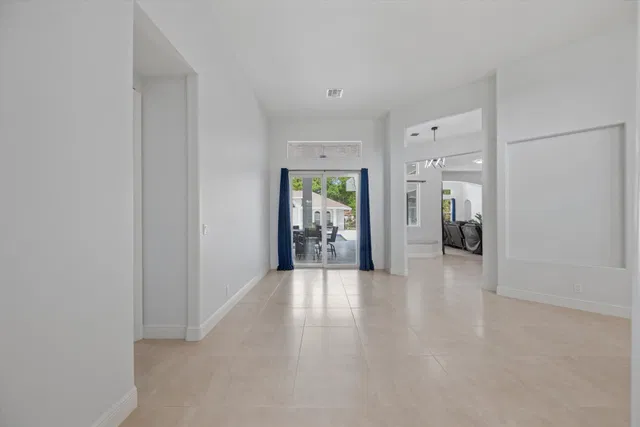 Residence photo 12