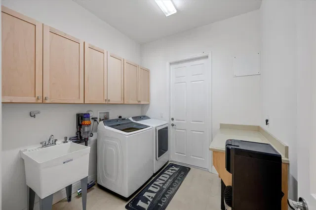 Residence photo 53