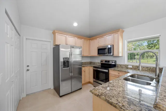 Residence photo 60