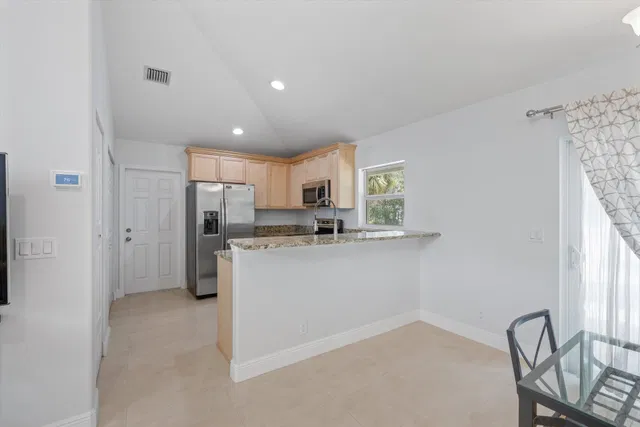 Residence photo 61