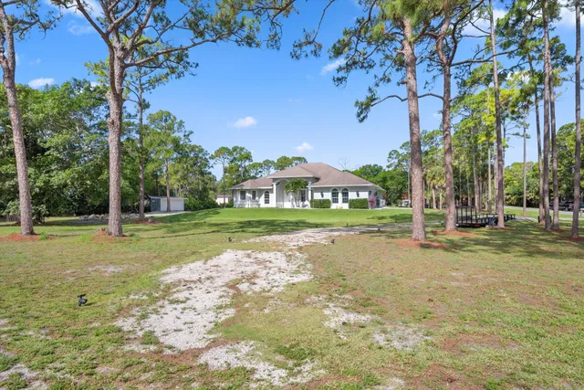 Residence photo 95