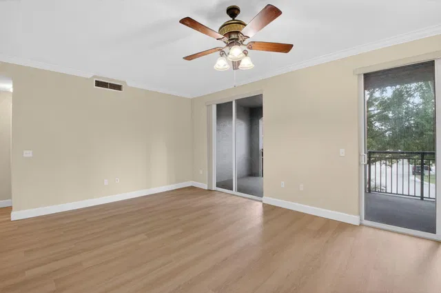 Renaissance Commons II Unit 1219 photo 7