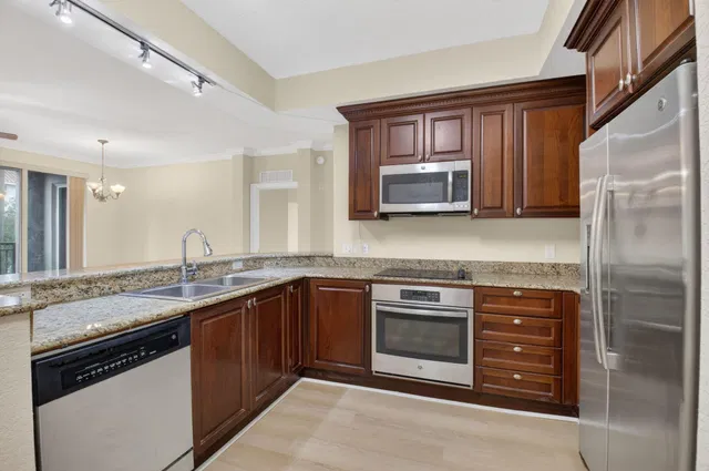 Renaissance Commons II Unit 1219 photo 14