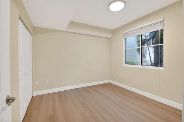 Renaissance Commons II Unit 1219 photo 16