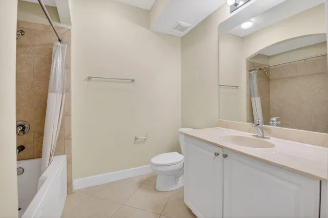 Renaissance Commons II Unit 1219 photo 20