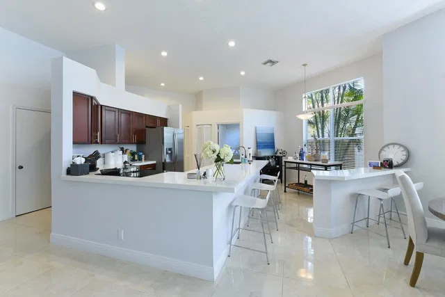 Residence photo 5