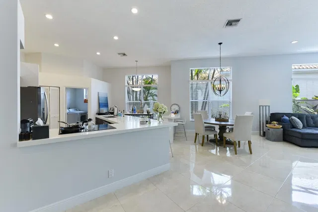 Residence photo 6