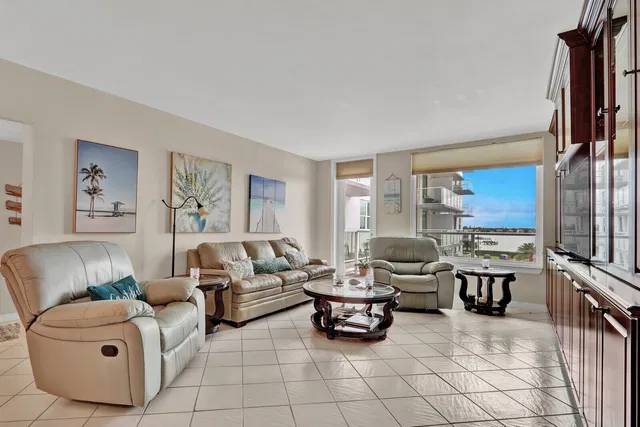 The Patrician of Palm Beach Unit 327 photo 2
