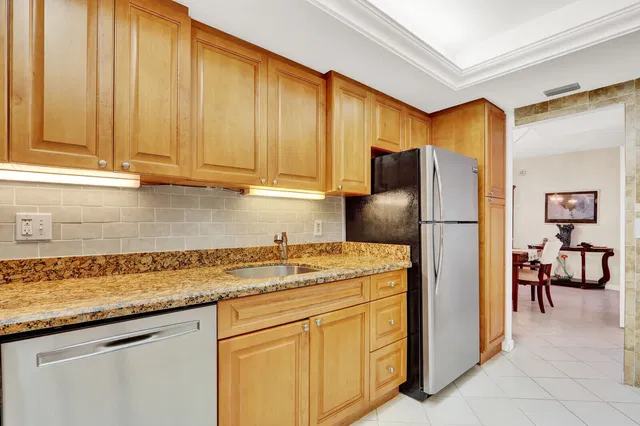 The Patrician of Palm Beach Unit 327 photo 7