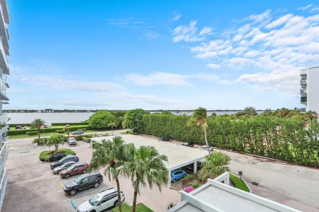 The Patrician of Palm Beach Unit 327 photo 15