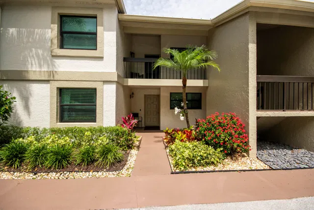 Eastpointe Country Club Unit 103 photo 2