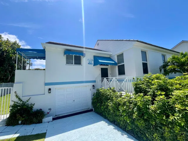 Residence photo 32
