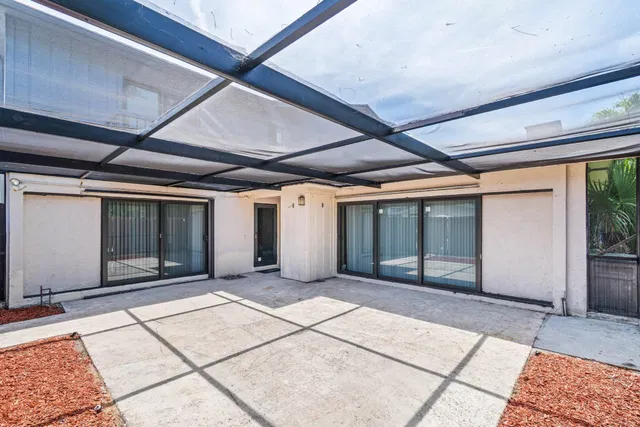 Residence photo 5