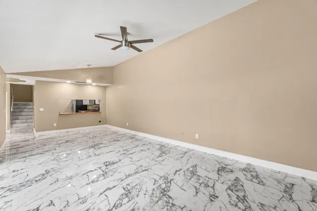 Residence photo 12