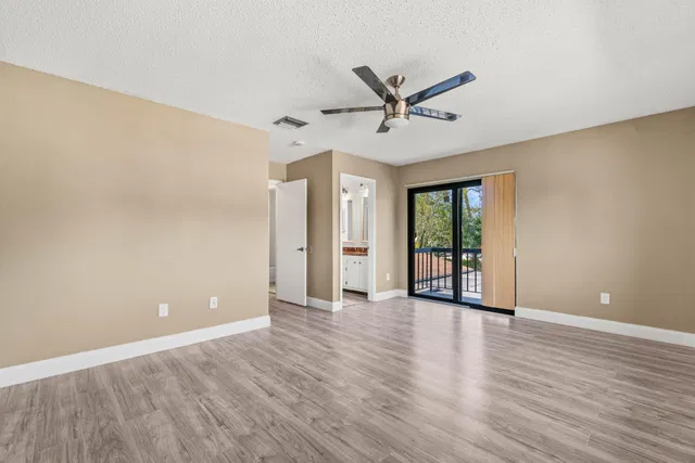 Residence photo 24