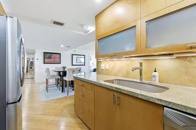 Palm Beach House Unit Unit 910 photo 5