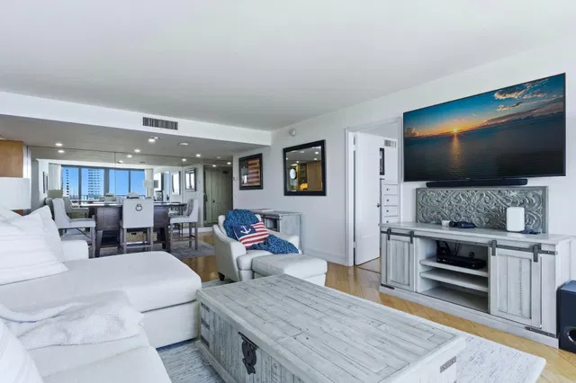 Palm Beach House Unit Unit 910 photo 7