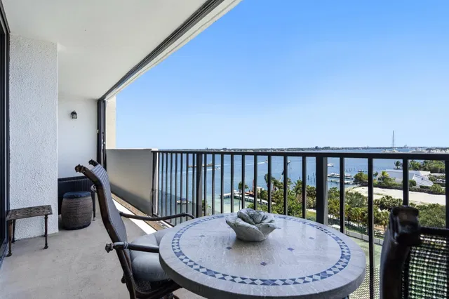 Palm Beach House Unit Unit 910 photo 8