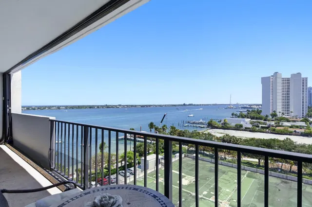 Palm Beach House Unit Unit 910 photo 9