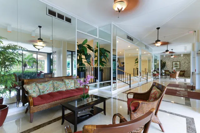 Palm Beach House Unit Unit 910 photo 24