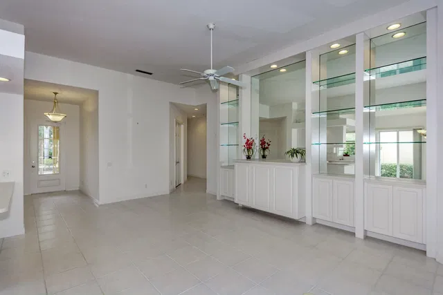  Residence photo 9