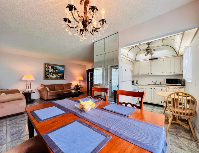 Residence photo 2