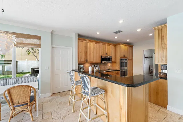  Residence photo 11