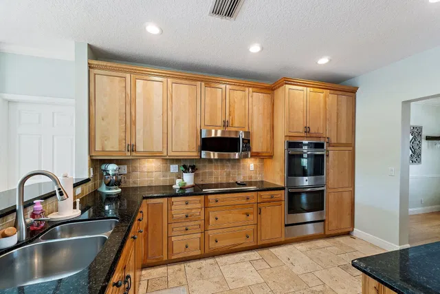  Residence photo 12