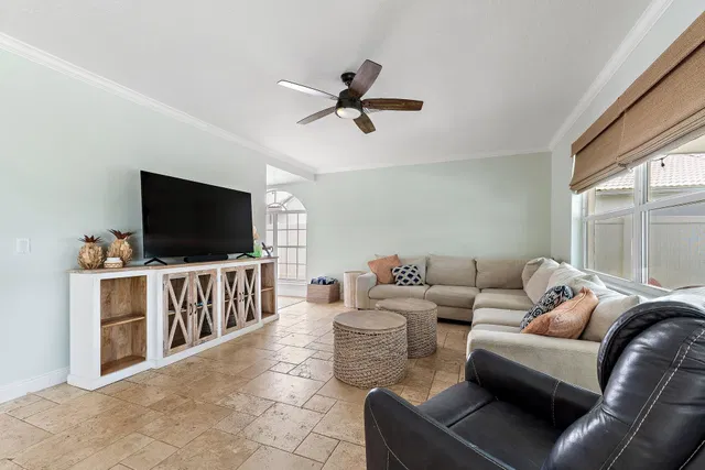  Residence photo 18