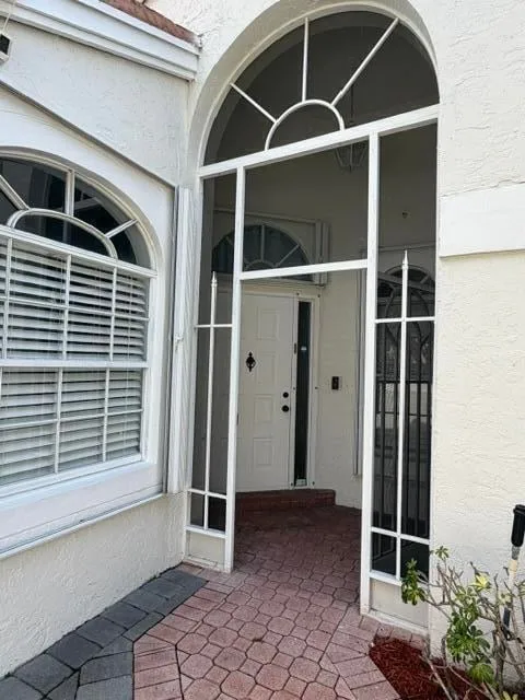 Residence photo 3