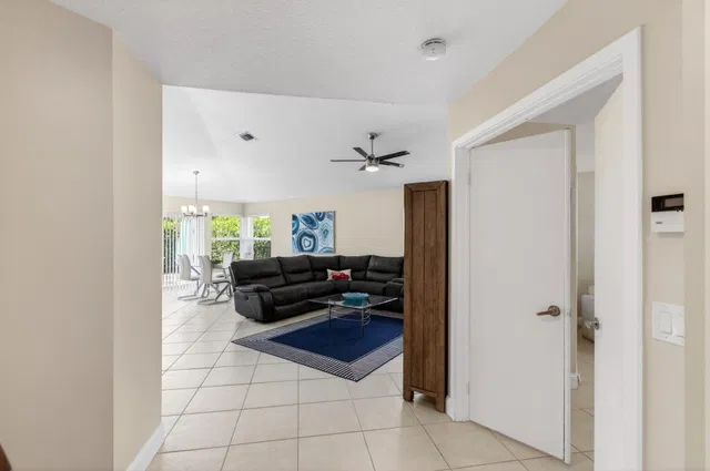 Residence photo 2