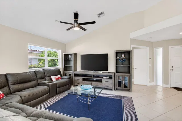 Residence photo 5