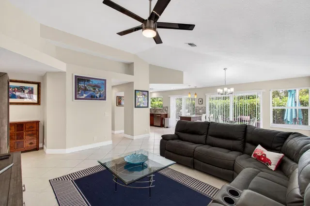 Residence photo 6