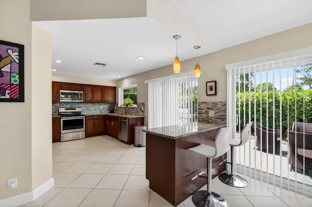 Residence photo 9