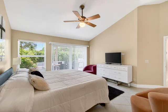 Residence photo 17