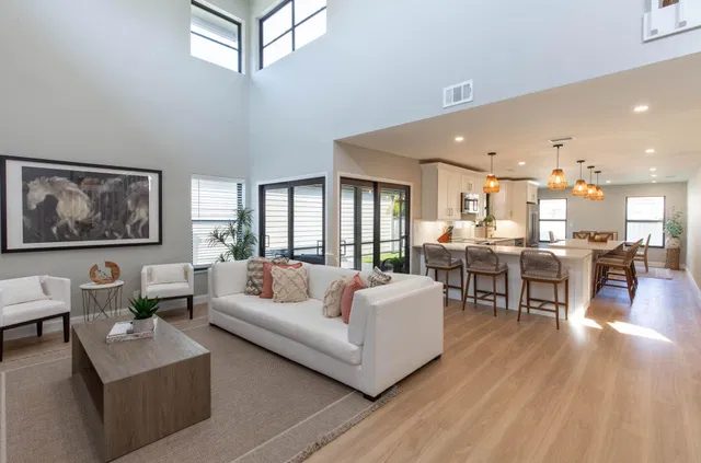 Residence photo 2
