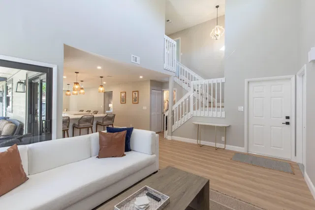 Residence photo 6