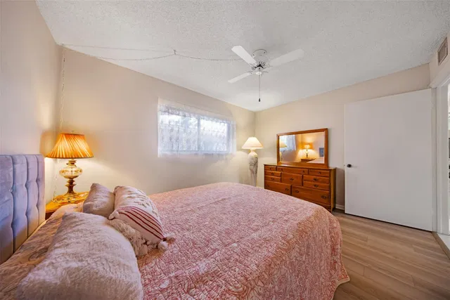 Unit 317 photo 12