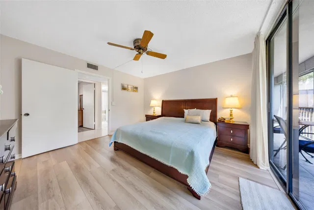 Unit 317 photo 16