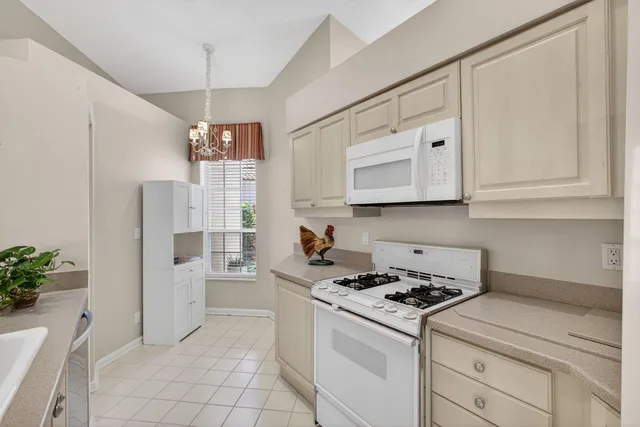 PGA National Palm Beach Gardens Residence photo 26