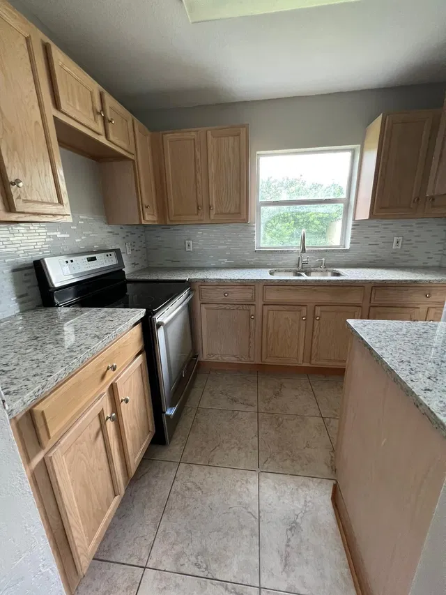 Residence photo 4