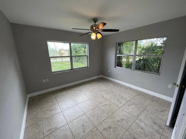 Residence photo 8