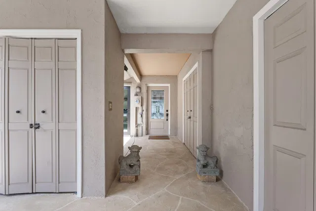 Residence photo 3