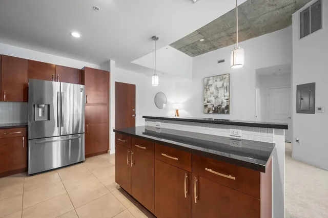 The Edge Unit 1619 photo 4