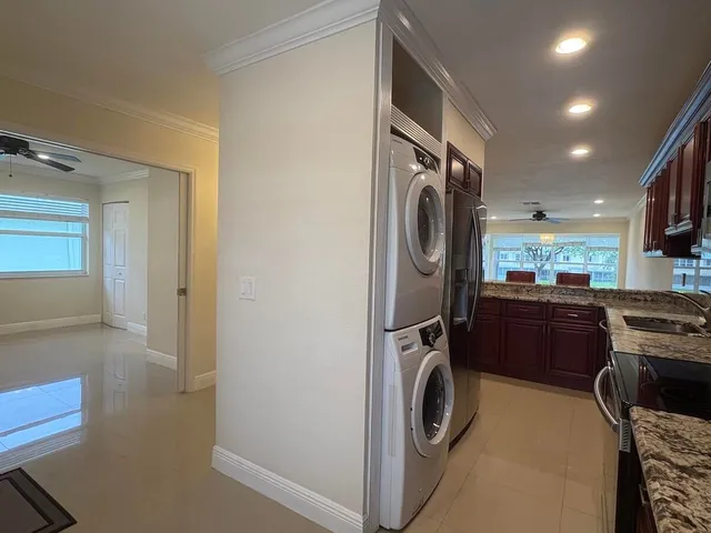 Unit 201 photo 8