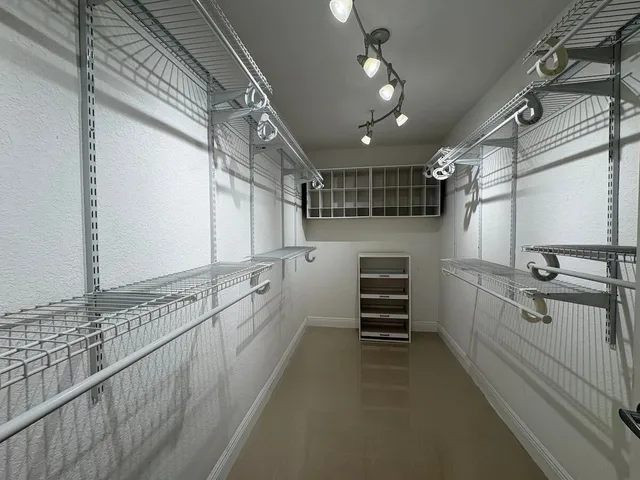 Unit 201 photo 20
