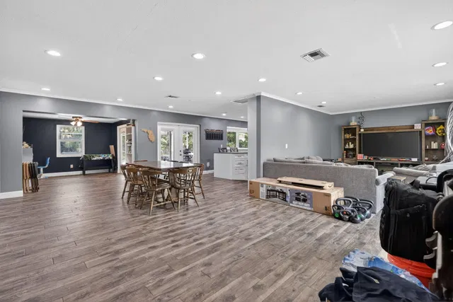 Residence photo 5