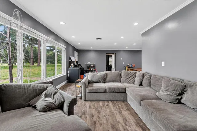 Residence photo 10